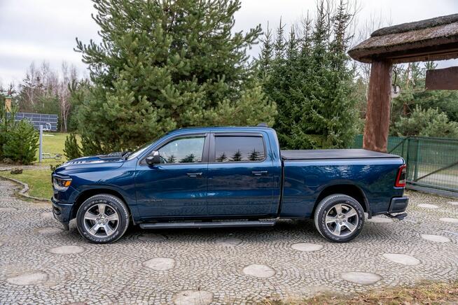 RAM 1500 Crew Cab Sport / 5.7 V8 Hemi / 390KM / Bogata opcja / 4x4 / 2020