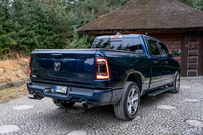 RAM 1500 Crew Cab Sport / 5.7 V8 Hemi / 390KM / Bogata opcja / 4x4 / 2020