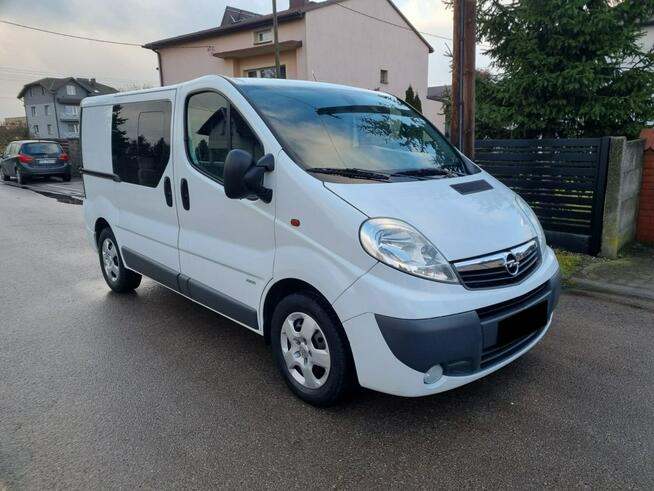 Opel Vivaro 2.5 CDTI 146km / Niski przebieg / Klima / Navi / Zadbany / FV 23%