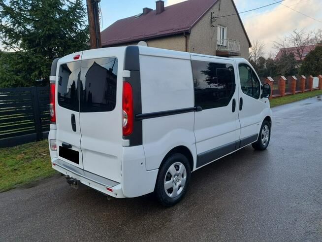 Opel Vivaro 2.5 CDTI 146km / Niski przebieg / Klima / Navi / Zadbany / FV 23%