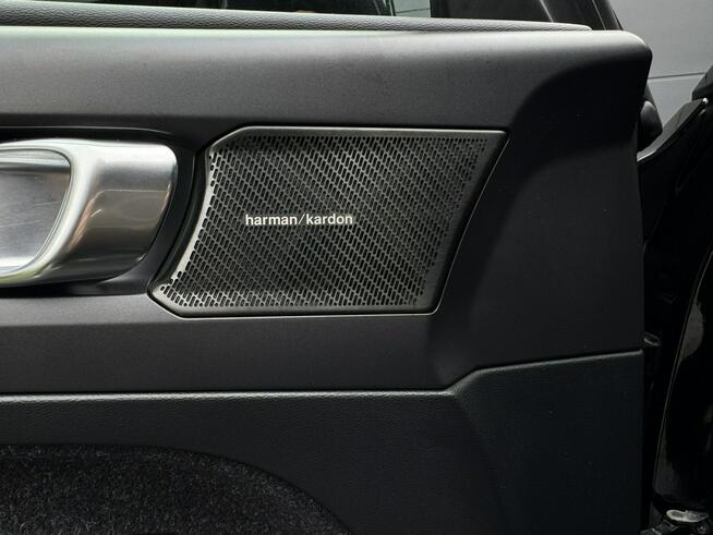 Volvo XC 40 2.0D D3 150KM R-Design LED Kamera 1Wł Car Pass