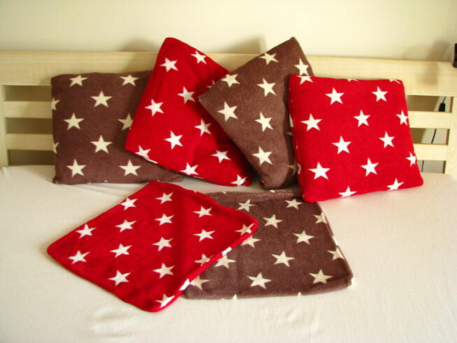 Dekoracyjne pluszowe poszewki 45x45 gwiazdki 6 szt + kocyki