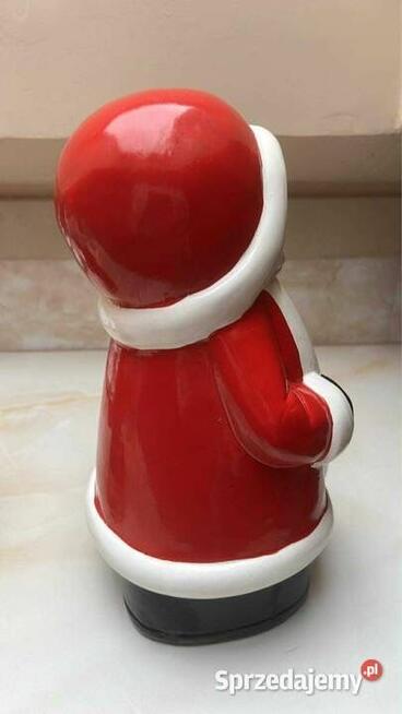 Figurka Mikołaja z pieskiem.