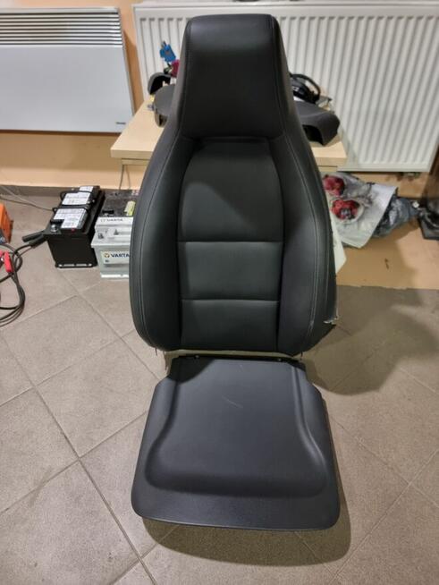 Oparcie fotel przód kierowca Mercedes CLA W117 C117