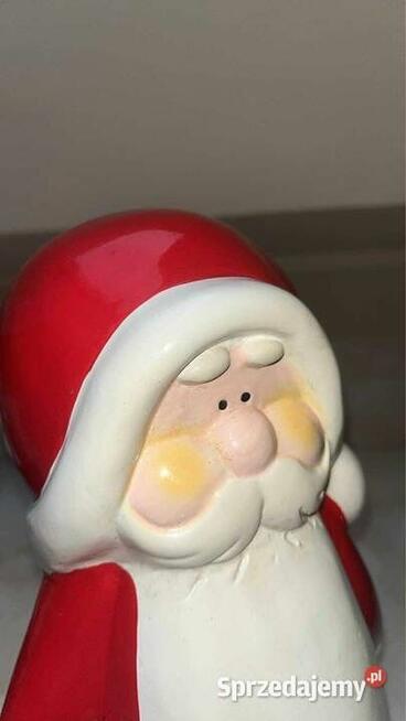 Figurka Mikołaja z pieskiem.