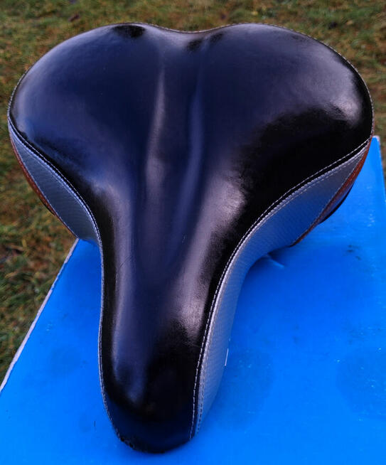 Siodło siodełko rowerowe z amortyzacją.