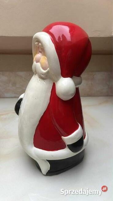 Figurka Mikołaja z pieskiem.
