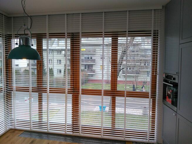 Żaluzje drewniane Warszawa, rolety, plisy i inne osłony