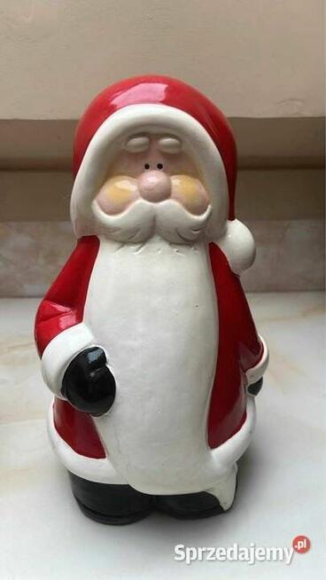 Figurka Mikołaja z pieskiem.