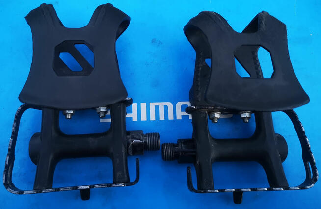 Pedały rowerowe szosowe z noskami .