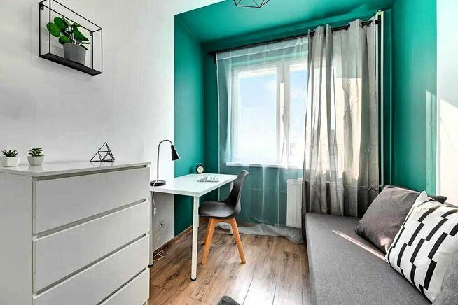 Pokój dla studentki w 6-osobowym mieszkaniu | Żabianka