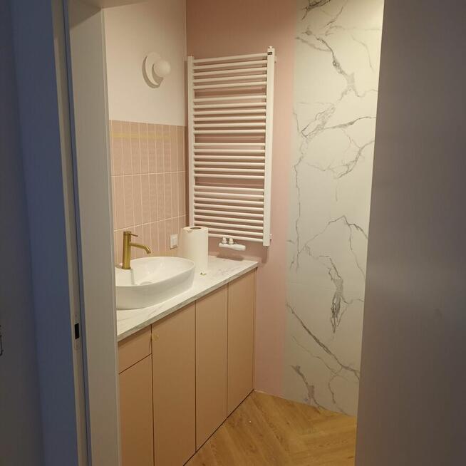 Kafelkarz wykończenia pod klucz.