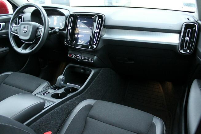Volvo XC 40 Momentum T3 163KM Automat Kamera El.Klapa Nawigacja LED CarPlay