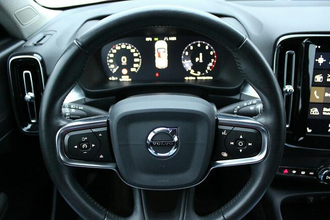 Volvo XC 40 Momentum T3 163KM Automat Kamera El.Klapa Nawigacja LED CarPlay