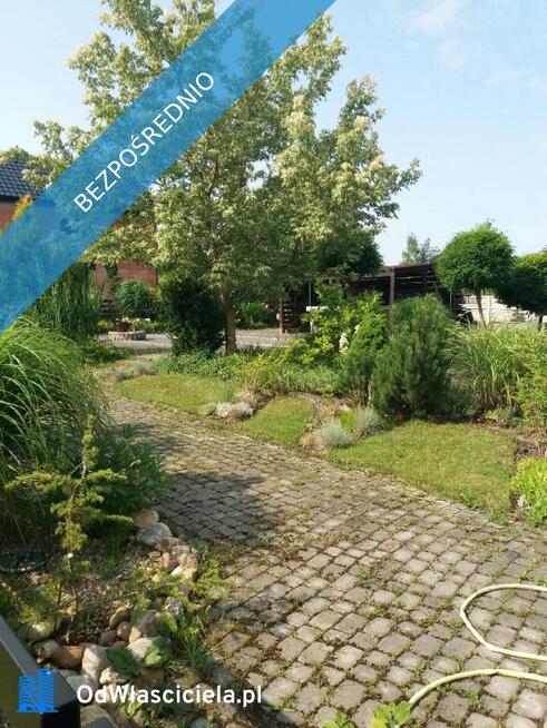 Sprzedam obszerny parterowy dom pod miastem