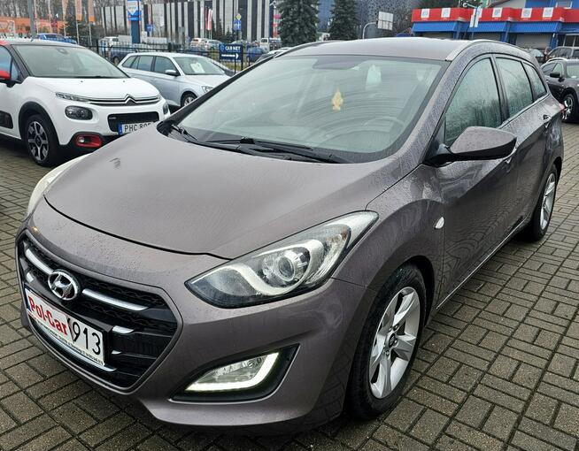 Hyundai i30 Grzane fotele, i kierownica, model 2014, nowe opony, dvd