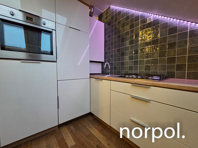 Jasne dwupoziomowe mieszkanie z windą, po remoncie – Grzegórzecka