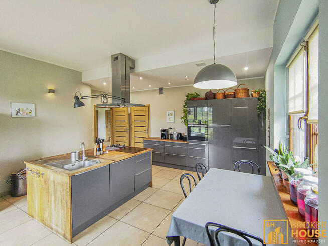 Dom Ciepielowice gm. Dąbrowa, Magnolii