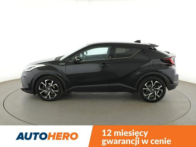 Toyota C-HR HEV klima auto navi grzane fotele kamera i czujniki parkowania