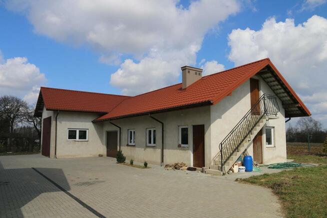 Piękny dom, duża działka, garaż