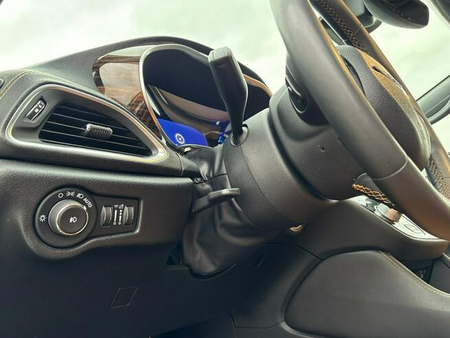 Chrysler Pacifica Pinnacle / Aktywny tempomat / / Panorama / Asystent pasa / FV marża