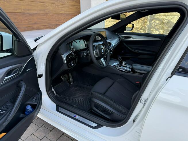 BMW 520 2.0 190KM XDrive kamery 360 M Pakiet Brutto krajówka