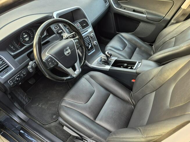 Volvo XC 60 lift skóra grzane fotele nawigacja opłacony ładny egzemplarz
