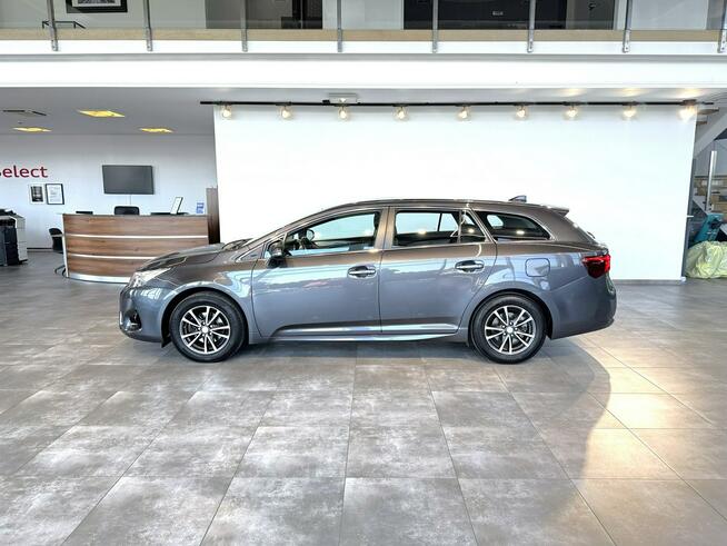Toyota Avensis SW 1.8 147KM automat 2018 r., salon PL, serwisowana, komplet opon
