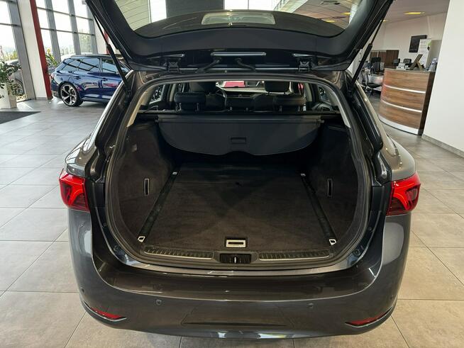 Toyota Avensis SW 1.8 147KM automat 2018 r., salon PL, serwisowana, komplet opon