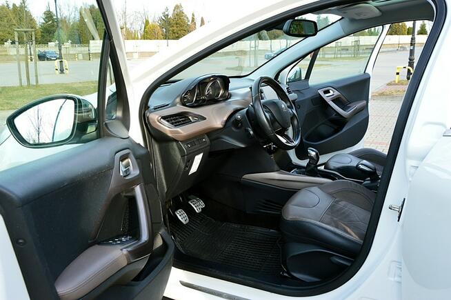 Peugeot 2008 1,6 Benzyna 120Km Panorama Ledy Alcantara Navi Grip Control Full Opcja