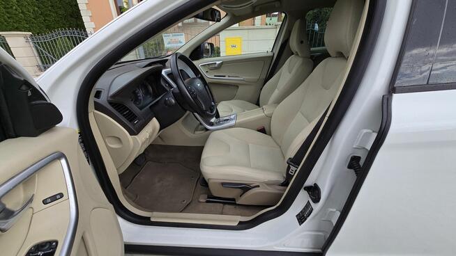 VOLVO XC60 2.4 D5 185PS AWD SUMMUM Blis Navi Kamery Radar