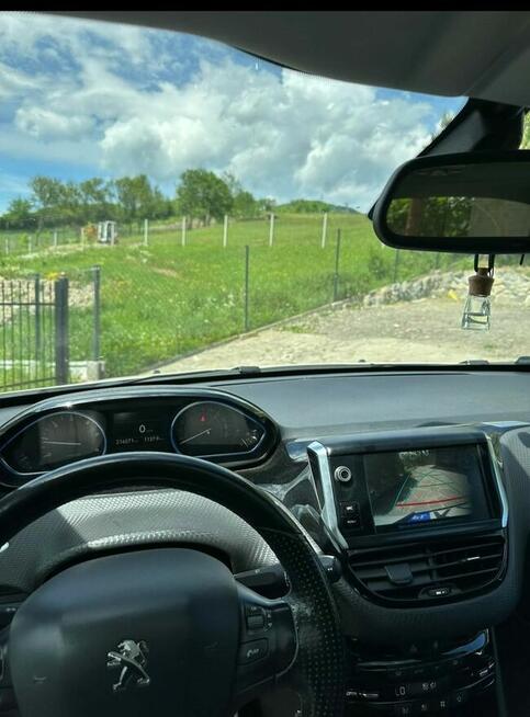 Peugeot 2008 – 2017 r., 1.6 120 KM – bogate wyposażenie, zad