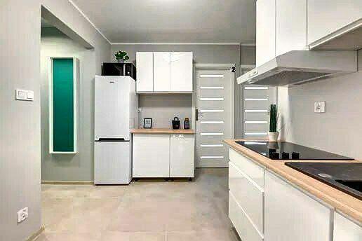 Pokój dla studentki w 6-osobowym mieszkaniu | Żabianka