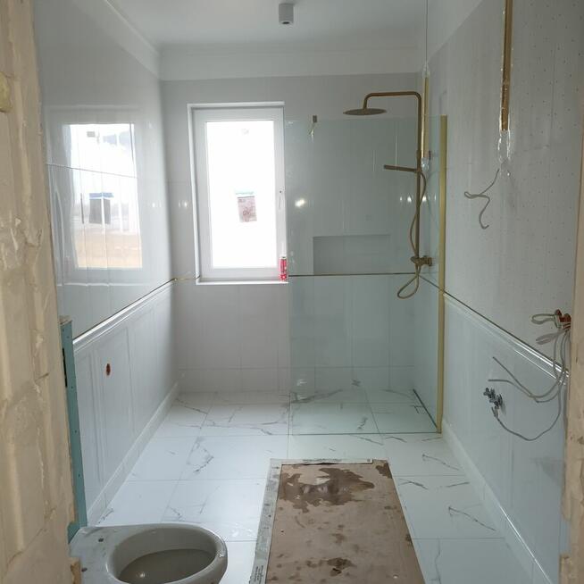 Kafelkarz wykończenia pod klucz.