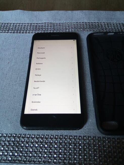 Sprzedam prywatny telefon iPhone 7,stan bdb czarny z pokrowc