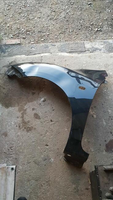 Błotnik przedni lewy przód Mazda 3 BL II 2009 - 2013