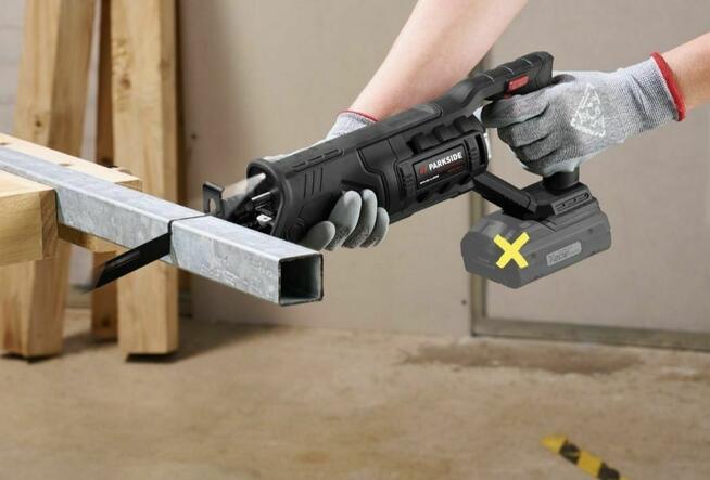 Akumulatorowa piła szablasta PARKSIDE 20 V, PSSAP 20-Li E6