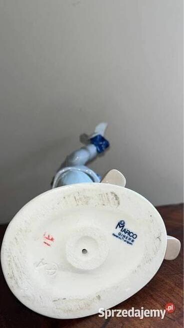 Figurka clauna z gołębiem. Syg. Marco Giner. Hand Made in Sp