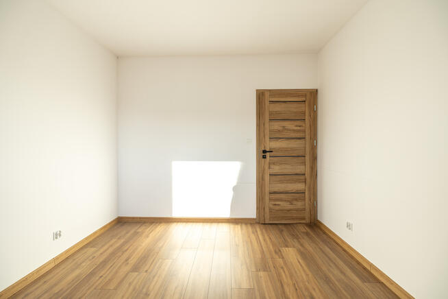 Dom do wynajęcia - Garaż -Domasław