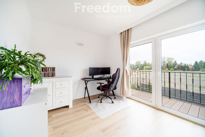 Segment skrajny w Bobrowcu z garażem i ogródkiem.