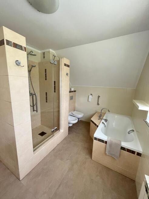 wynajmę mieszkanie w domku jednorodzinnym Po remon