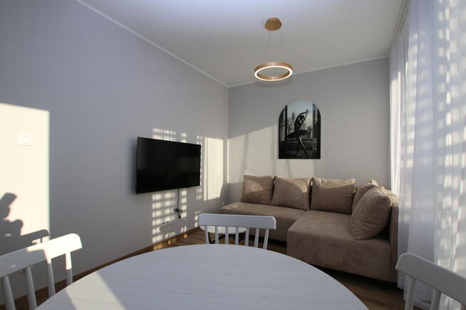 jasne, nowoczesne, nigdy niezamieszkałe