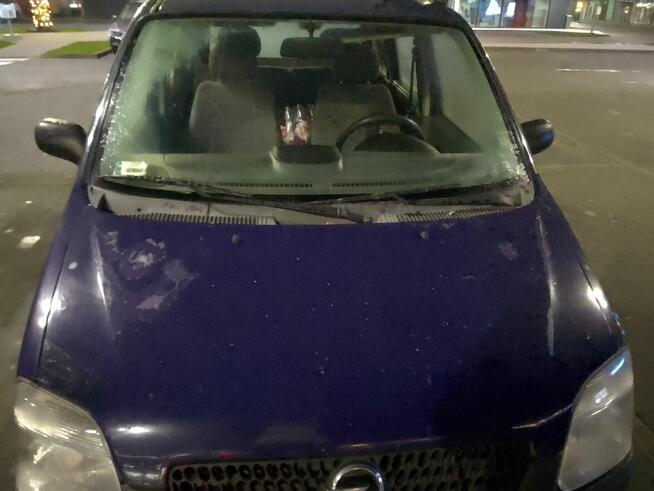 Zwinny ekonomiczny opel Agila