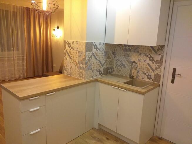 Wynajmę kawalerkę na ul. Wróblewskiego w Puławach II piętro