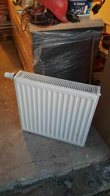 Grzejnik kaloryfer CO z termostatem 60x60x10 600x600x100