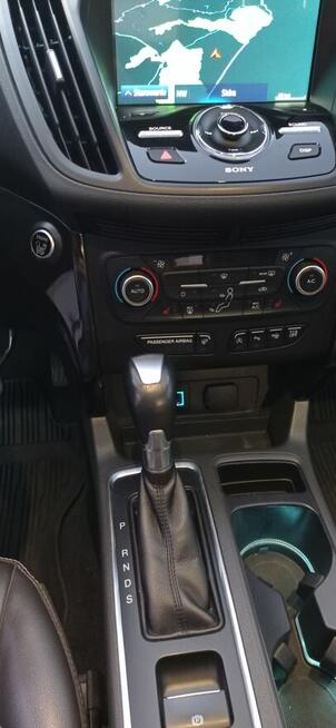 FORD ESCAPE 2.0 EcoBoost 4x4 242 KM Titanium