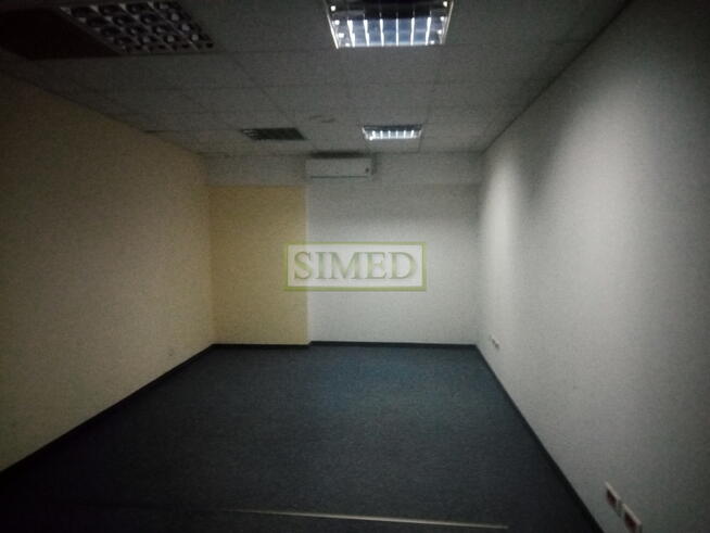 Bez okien , klimatyzacja , dostęp 24h , ochrona