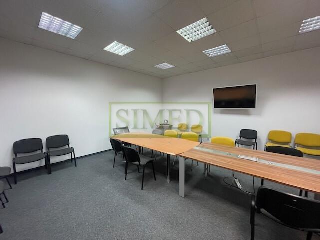 Bez okien , klimatyzacja , dostęp 24h , ochrona