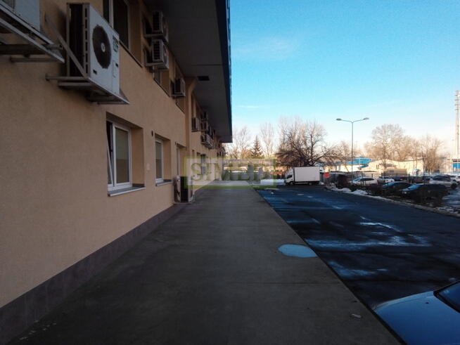 Bez okien , klimatyzacja , dostęp 24h , ochrona