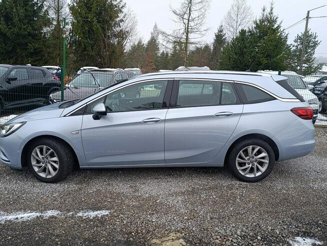 Astra Sports Tourer Bezwypadkowa , mały przebieg